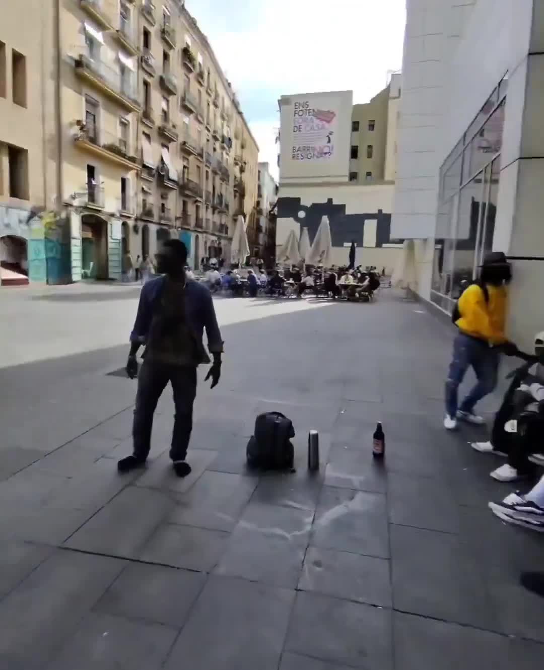 🇪🇸 Meanwhile in Barcelona, Spain Streamer shows what the streets of Catalan have quickly become. They took the most beautiful historic City in Spain and decided to turn it into a dangerous dirty hellhole. All by design.