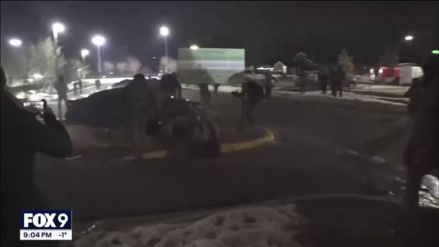 🚨 NEW: President Trump orders 1,500 troops to be ready for possible deployment to Minnesota  “Two infantry battalions of the Army's 11th Airborne Division have been given prepare-to-deploy orders … The unit is based in Alaska and specializes in cold weather operations.”