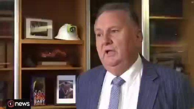 A New Zealand MP has been praised for his response to a journalist who asked if him pushing the issue of immigration was causing "social disharmony".  "Why do we need more Uber drivers?"