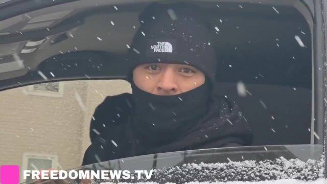 WATCH: "We are trying to arrest a child sex offender" ICE agents say as activists honk to alert to their presence in St Paul Minnesota.