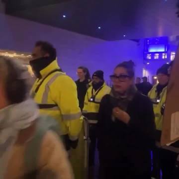 🚨🇬🇧 Meanwhile outside BBC HQ Tonight Crowd chants:- “Everytime the BBC Lies - Blood on your hands - Shame on You” Wow - watch Legacy Media BBC employees get shouted at as they enter the Main BBC HQ building for work ‼️