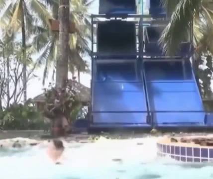 Behind the scenes of the tsunami scene from the 2012 film The Impossible