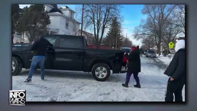 VIDEO: Leftist Agitator Using Cane Miraculously Regains Ability to RUN During Heated Encounter With ICE in Minneapolis @HarrisonHSmith