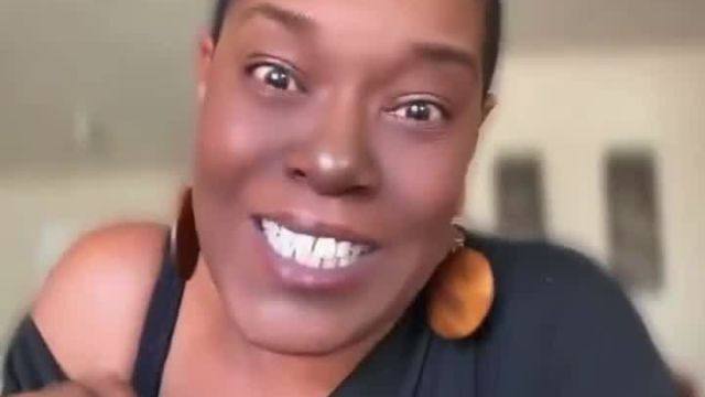 I love her commentary! 🤣