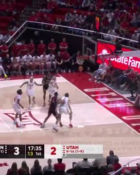 EMMANUEL SHARP WITH 18 PTS IN ONLY 10 MINUTES PLAYED SO FAR 😳