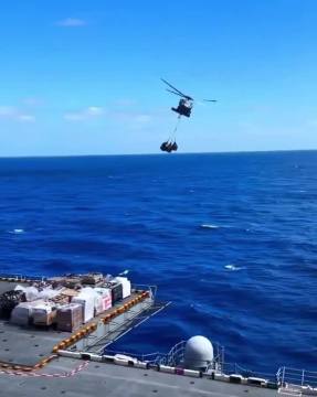 Pilots need to have a minimum of 1200 flying hours to drop off something on a moving ship